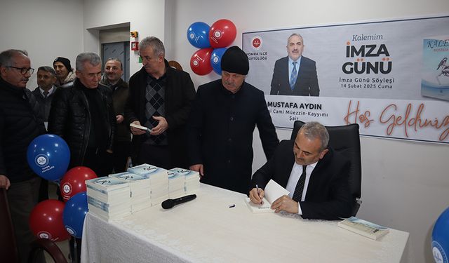 Şair müezzin müftülükte okuyucusuyla buluştu