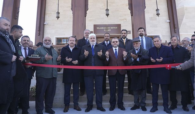 Selahaddin Eyyubi Camii dualarla açıldı