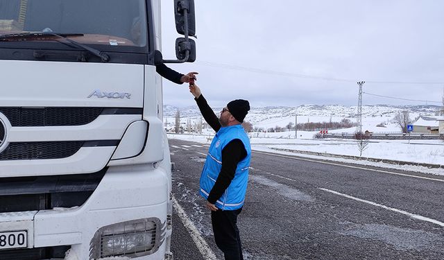 Akdağmadeni'nden geçenlerin içi ısındı