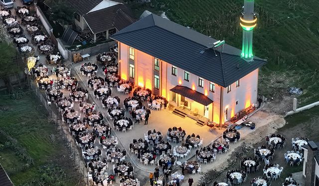Düzce'de depremde hasar gören cami yeniden inşa edilerek ibadete açıldı