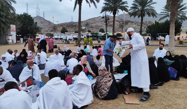 TDV, Haremeyn bölgesinde 60 bini aşkın kişiye ramazan yardımı ulaştırıyor
