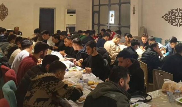 Adıyaman'da iyilik sofrası gençler için kuruldu