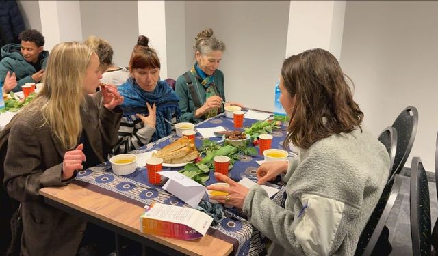 Amsterdam Fatih Camii, Hollandalı komşularını iftar sofrasında ağırlıyor