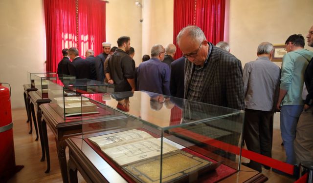 Çorum'da el yazması Kur'an-ı Kerimler sergilenmeye başladı