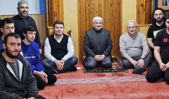 Vali Kumbuzoğlu, itikafa giren gençleri ziyaret etti