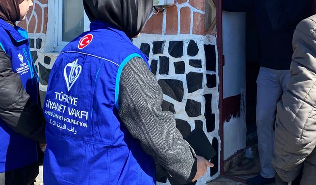 Ardahan'da iyilik kartları dağıtıldı