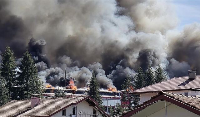 Bolu'da orman ürünleri işleme fabrikasında çıkan yangına müdahale ediliyor