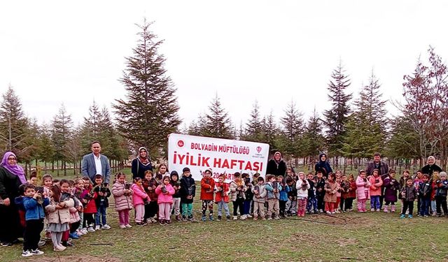 Bolvadin'de miniklerin iyilik fidanları toprakla buluştu
