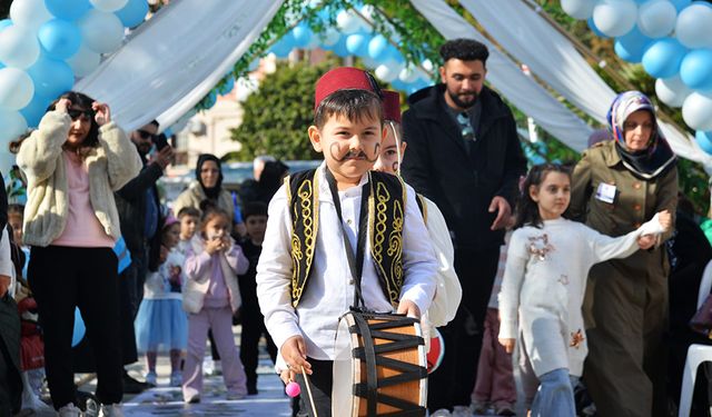 Fethiye'de çocuklar ramazan şenliğinde