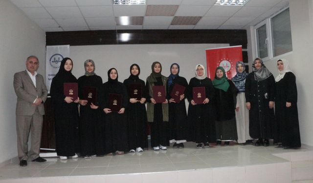 Karaköprü'de hafızlar Kadir Gecesinde belge aldı