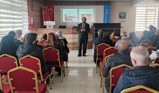 Isparta'da şevval umrecileri için eğitim semineri düzenlendi