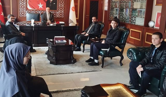 Isparta'da "iyilik haftası" yarışmalarında ödüller sahiplerini buldu