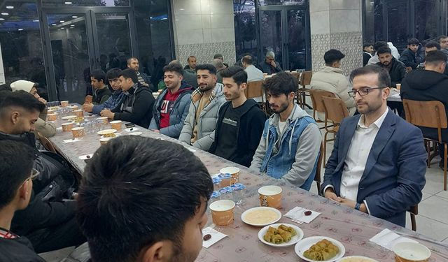 Kahta'da gençlik iftarı düzenlendi