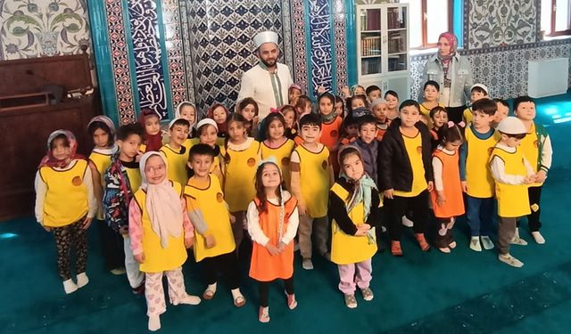 Karaman'da miniklere cami tanıtıldı