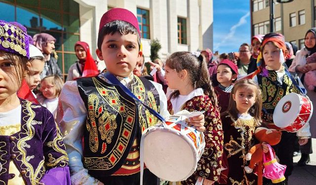 Kızılcahamam'da miniklerin ramazan sevinci sokaklara taştı