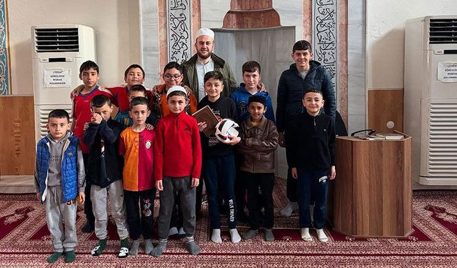 Kırıkkale'de öğrenciler Kur'an'a geçmenin sevincini yaşadı