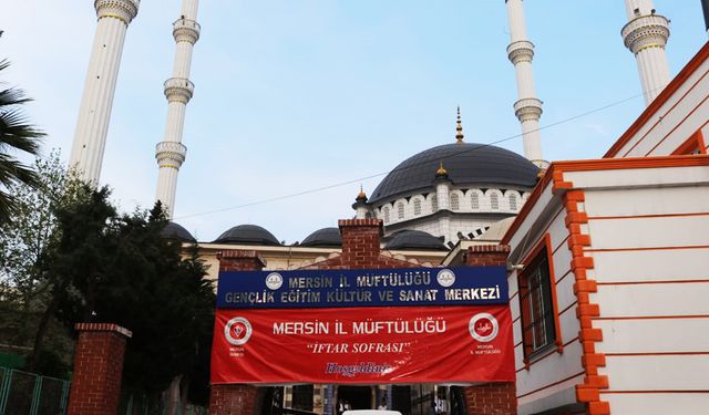 Mersin'de "iyilik sofrası" geleneği sürüyor