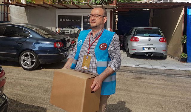 Mersin'de iyilik faaliyetleriyle tanınan din görevlisi Durmuş, 5 Milyon TL’den fazla yardım ulaştırdı