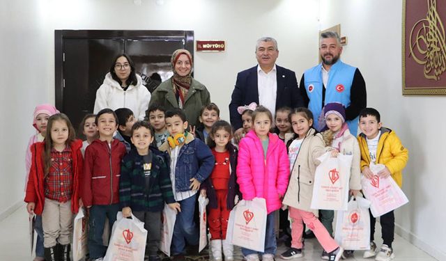 Sivas'ta minik kalplerden Gazze'deki kardeşlerine destek