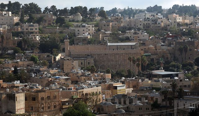 Harem-i İbrahim Camii'nde ezan 53 defa engellendi