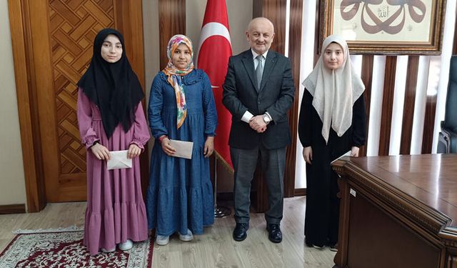 Aksaray'da kısa sürede hafız olan öğrenciler ödüllendirildi