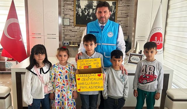 Manavgat'ta minikler harçlıklarıyla destek oldu