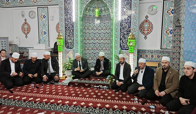 Düzce'de camide aile buluşması