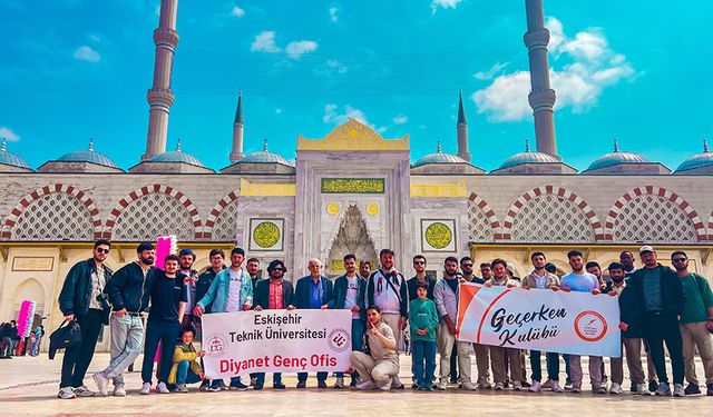 ESTÜ Diyanet gençlik İstanbul gezisinde buluştu