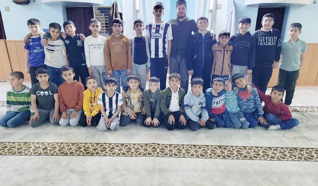 Suruç'ta gençler camide yetişiyor