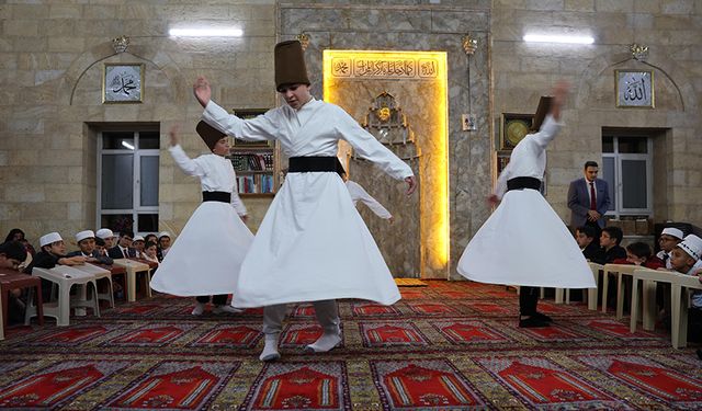 Hacılar'da camide Kur'an öğrenen çocuklar hünerlerini sergiledi