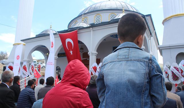 Akçadağ'da Levent Camii dualarla açıldı