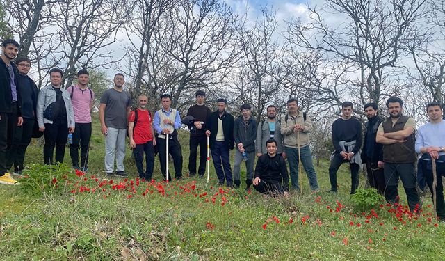 Malkara'da gençler doğa yürüyüşünde bir araya geldi