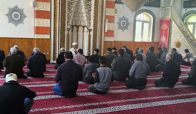 Gençler, arkadaşları için mevlit okuttu