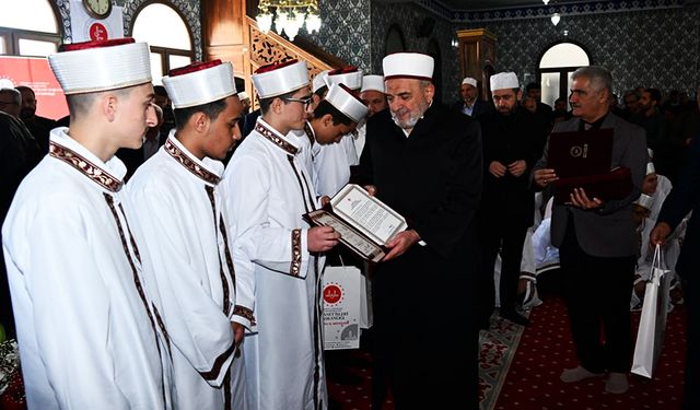 Osmaniye'de hafızlar törenle icazet aldı