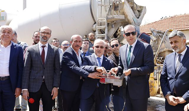 Tavas'ta 4-6 Yaş Kur'an Kursu'nun temeli dualarla atıldı