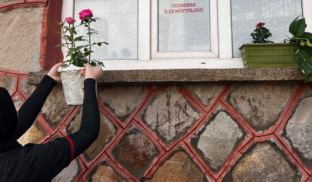 Uzundere'de gençler iyilikle dönüştürdü
