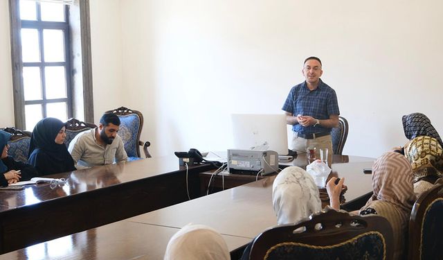 Adana'da "Fıtratın Korunması ve Aile" semineri