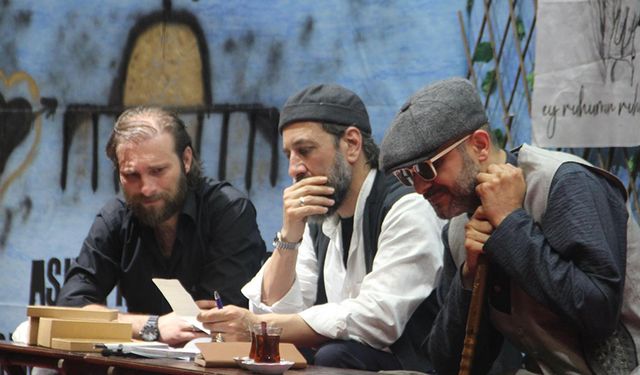 Adana'da "Şahitler" tiyatrosu sahnelendi