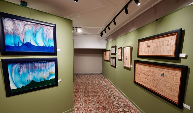 Ebru ve minyatür eserlerinden oluşan "Zuhurat" sergisi sanatseverlerle buluştu