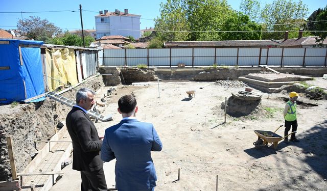 Edirne'de günümüze sadece minaresinin yarısı ulaşan Şeyh Şüceaddin Camisi'nin onarımı sürüyor