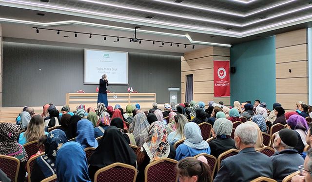 Tekirdağ'da "Ailede İletişim" konferansı