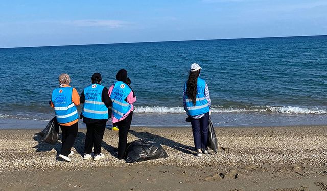 Anamurlu gençler, iyilikle çevreyi güzelleştirdi