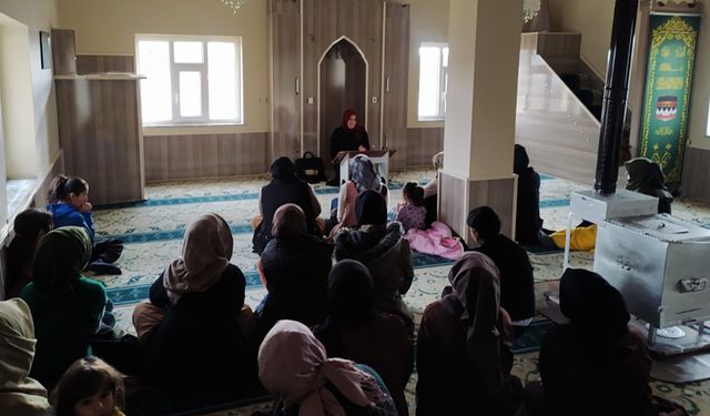 Çaldıran'da ailelere özel irşat programları başlatıldı