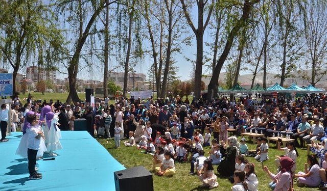 Elbistan'da aile şenliği renkli görüntülere sahne oldu