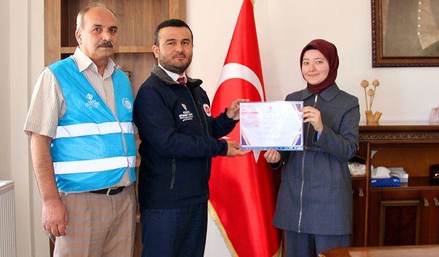 Evciler Kaymakamı Aykaç, kurbanını TDV'ye emanet etti