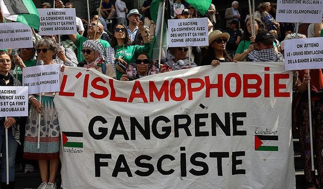 Fransa'da İslamofobiye karşı gösteriler düzenlendi