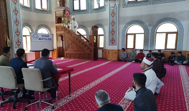 Hanak'ta din görevlileri yarıştı