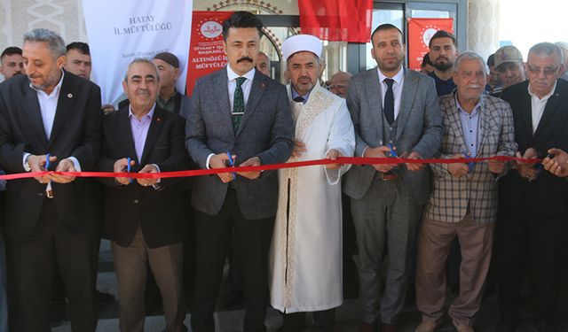 Hatay'da depremde yıkılan iki caminin yerine yenileri inşa edildi