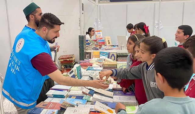 Diyanet yayınları Iğdır'da okuyucuyla buluştu
