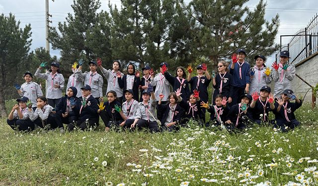 Ankara'da Diyanet izcileri kız kampında bir araya geldi